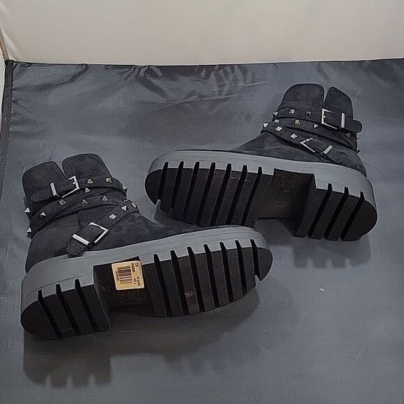 BRAND NEW SHU SHOP STUDDED SOFT FAUX SUEDE CHUNKY LUG SOLE BOOT - Picture 13 of 15